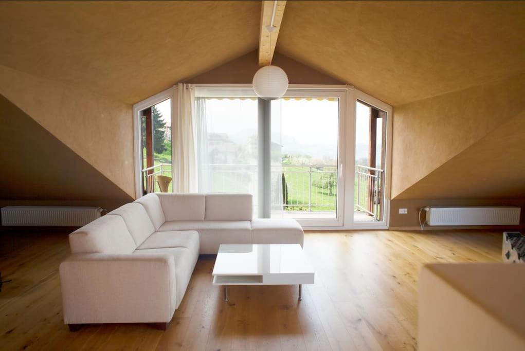 Lakeview Gem Krattigen Luaran gambar